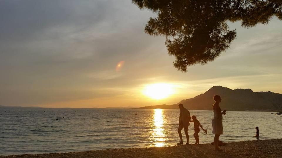 Apartman On The Beach - Nemira, Omis Apartment Bagian luar foto