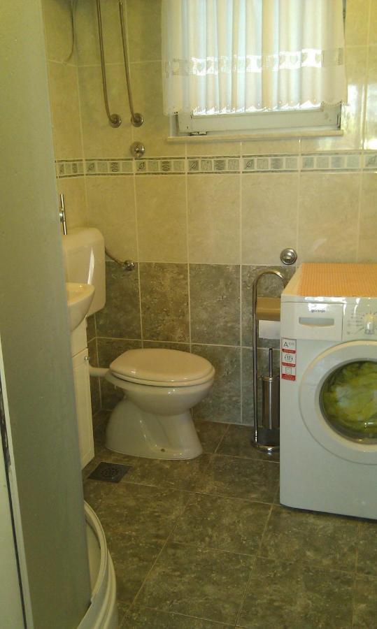 Apartman On The Beach - Nemira, Omis Apartment Bagian luar foto